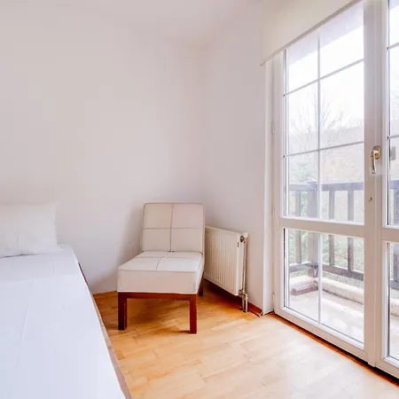 Hotel Spacious W Garden Fireplace In *