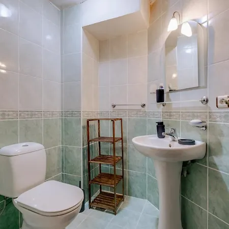 Spacious W Garden Fireplace In *