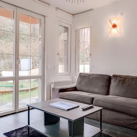 Spacious W Garden Fireplace In *