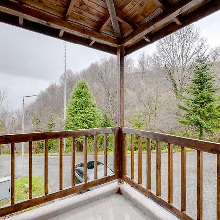 Spacious W Garden Fireplace In *
